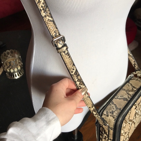 Nine West snakeskin cross body - Picture 6 of 7